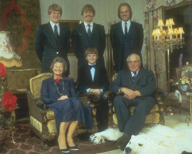 familie.jpg (52400 bytes)